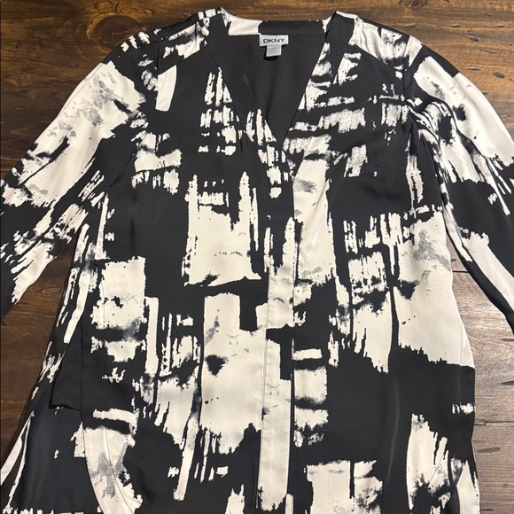 Dkny Tops - DKNY Monochrome Patterned Black and White Blouse